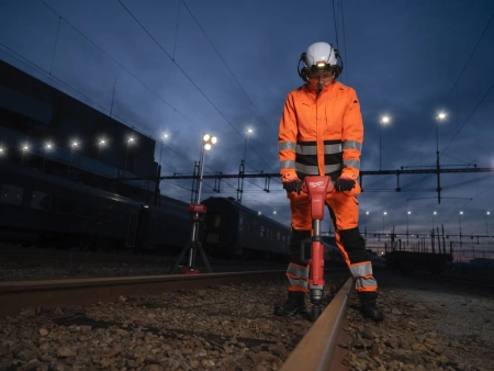 Аккумуляторный железнодорожный ударный гайковерт с фиксацией фрикционным кольцом Milwaukee M18 FHIWF1R-122C [FORGE™] FUEL (1'') (замена для 4933493141) (Арт. 4933499201)