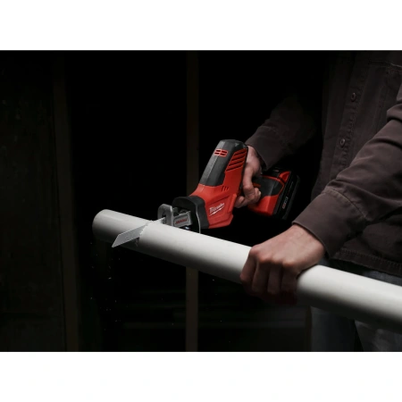 Аккумуляторная компактная сабельная пила Milwaukee C18 HZ-0 HACKZALL  (Арт. 4933416785)