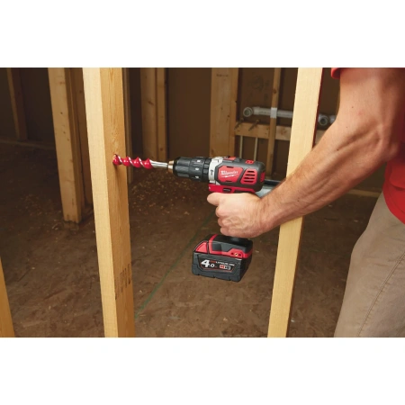 Аккумуляторная ударная дрель-шуруповерт Milwaukee M18 BPD-402C  (Арт. 4933443520)