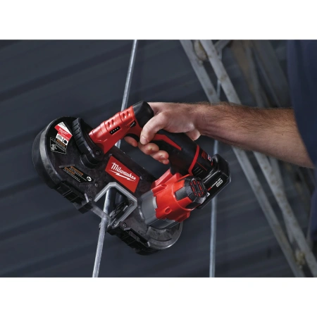 Аккумуляторная ленточная пила Milwaukee M12 BS-402C  (Арт. 4933441805)