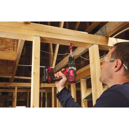 Аккумуляторная ударная дрель-шуруповерт Milwaukee M18 BPD-202C  (Арт. 4933443515)