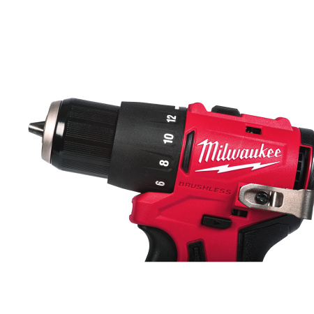 Аккумуляторная ударная дрель-шуруповерт Milwaukee M12 BLPDRC-202C (замена для 4933441940) (Арт. 4933500422)