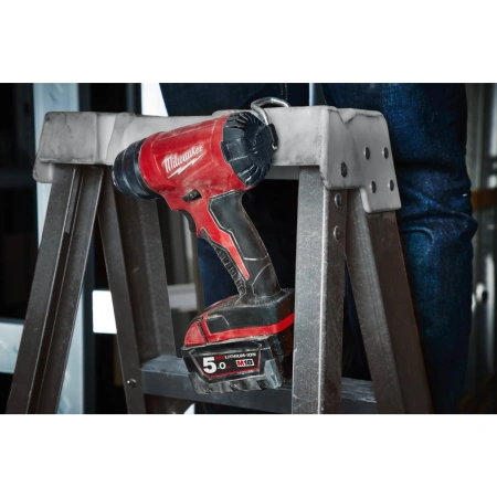 Аккумуляторный фен Milwaukee M18 BHG-502C  (Арт. 4933459772)