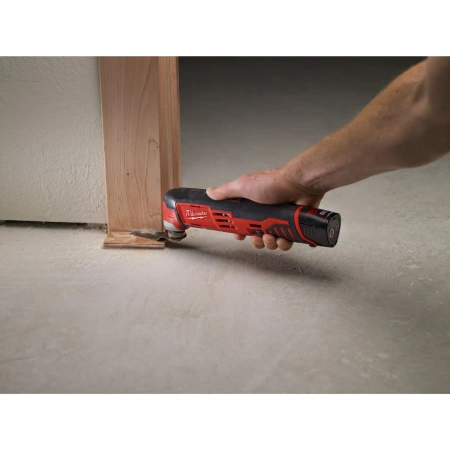 Аккумуляторный многофункциональный инструмент Milwaukee C12 MT-0  (Арт. 4933427180)