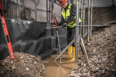 Аккумуляторный насос для перекачки воды Milwaukee M12 BSWP-0 (Арт. 4933479639)