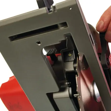 Аккумуляторная компактная циркулярная пила по дереву Milwaukee M12 CCS44-602X FUEL  (Арт. 4933451512)