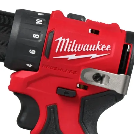 Аккумуляторная безударная дрель-шуруповерт Milwaukee M12 BLDDRC-202C (замена для 4933441915) (Арт. 4933499686)